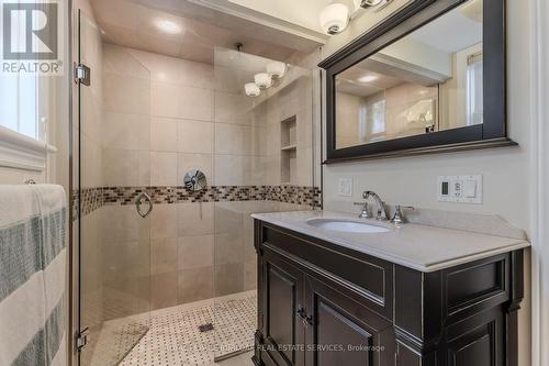 766 Shadeland Avenue, Burlington, ON - Indoor Photo Showing Bathroom