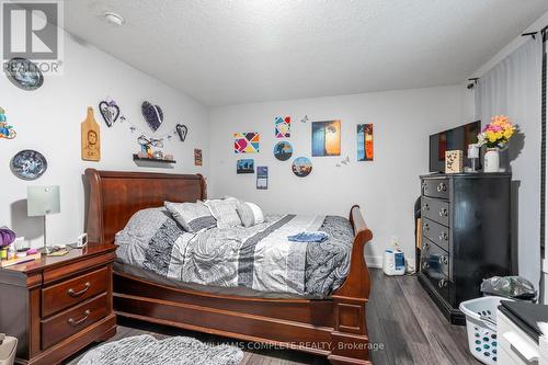 42 Sherman Avenue S, Hamilton, ON - Indoor Photo Showing Bedroom