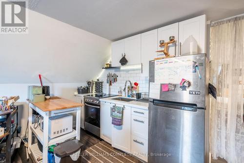 42 Sherman Avenue S, Hamilton, ON - Indoor Photo Showing Kitchen