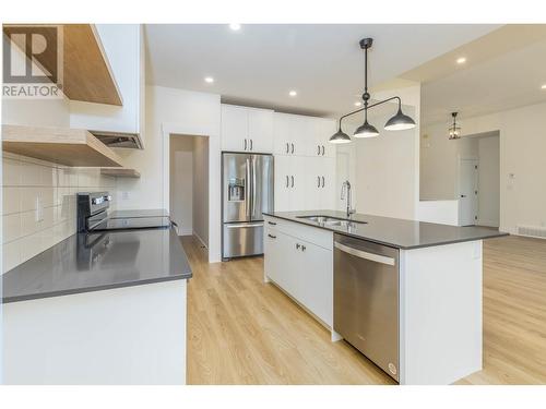 111 20 Street Se, Salmon Arm, BC - Indoor Photo Showing Kitchen With Upgraded Kitchen