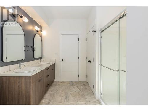 111 20 Street Se, Salmon Arm, BC - Indoor Photo Showing Bathroom