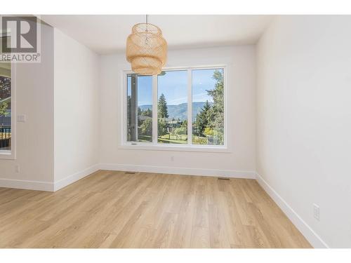 111 20 Street Se, Salmon Arm, BC - Indoor Photo Showing Other Room