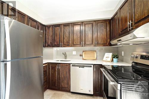 6537 Bilberry Drive Unit#B, Ottawa, ON - Indoor Photo Showing Kitchen