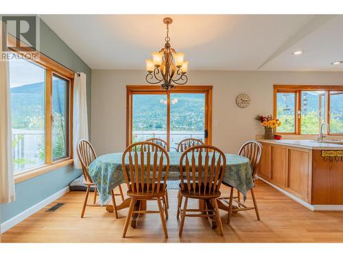 350 Johnstone  Road, Nelson, BC - Indoor Photo Showing Dining Room