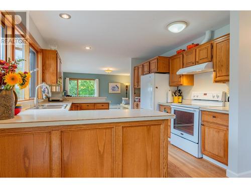 350 Johnstone  Road, Nelson, BC - Indoor Photo Showing Kitchen With Double Sink