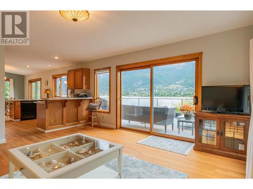 350 Johnstone  Road, Nelson, BC - Indoor