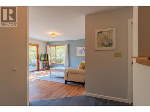 350 Johnstone  Road, Nelson, BC - Indoor