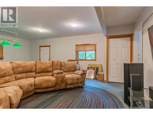 350 Johnstone  Road, Nelson, BC - Indoor Photo Showing Other Room