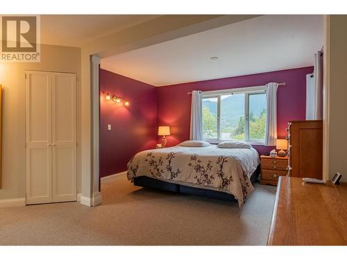 350 Johnstone  Road, Nelson, BC - Indoor Photo Showing Bedroom