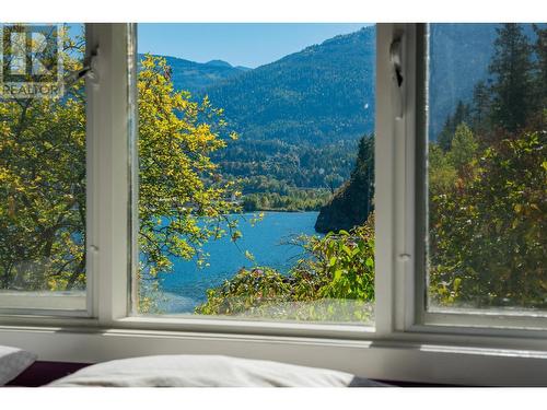 350 Johnstone  Road, Nelson, BC - Indoor Photo Showing Bedroom