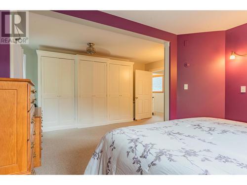 350 Johnstone  Road, Nelson, BC - Indoor Photo Showing Bedroom