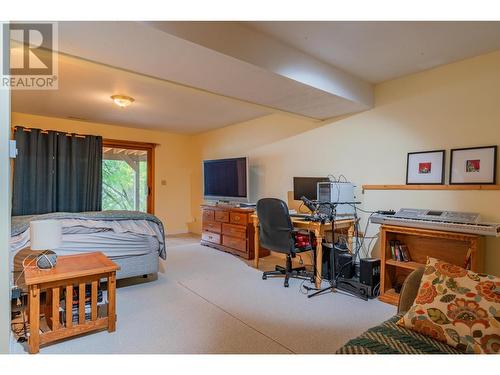 350 Johnstone  Road, Nelson, BC - Indoor