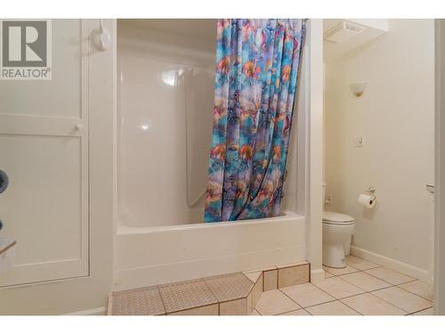 350 Johnstone  Road, Nelson, BC - Indoor Photo Showing Bathroom