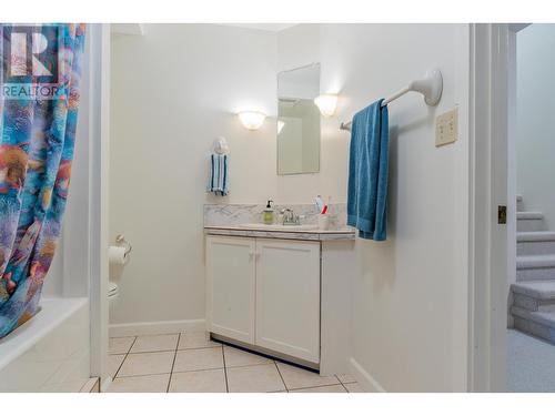 350 Johnstone  Road, Nelson, BC - Indoor Photo Showing Bathroom