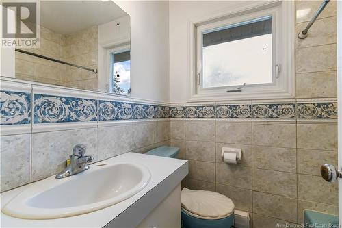 54 Vine, Moncton, NB - Indoor Photo Showing Bathroom