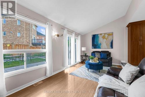 33 Trammell Lane, Brampton, ON - Indoor Photo Showing Living Room