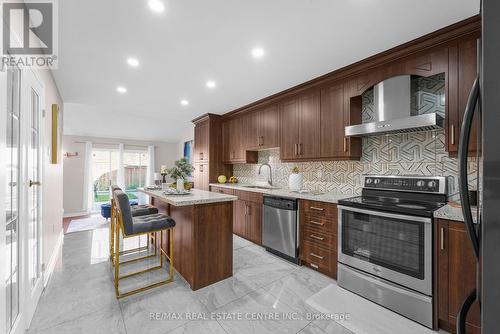 33 Trammell Lane, Brampton, ON - Indoor Photo Showing Kitchen With Upgraded Kitchen