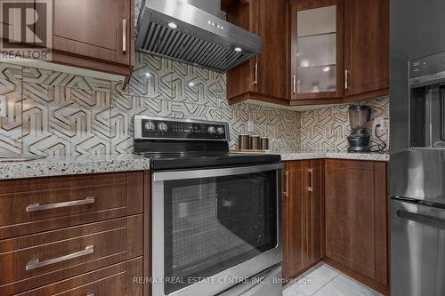 33 Trammell Lane, Brampton, ON - Indoor Photo Showing Kitchen