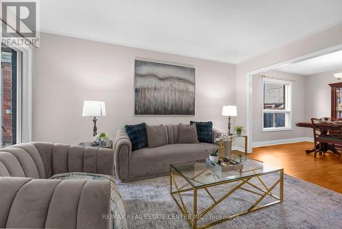 33 Trammell Lane, Brampton, ON - Indoor Photo Showing Living Room