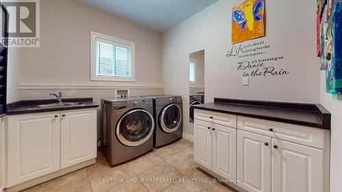 1545 Mulberry Street, London, ON - Indoor Photo Showing Laundry Room