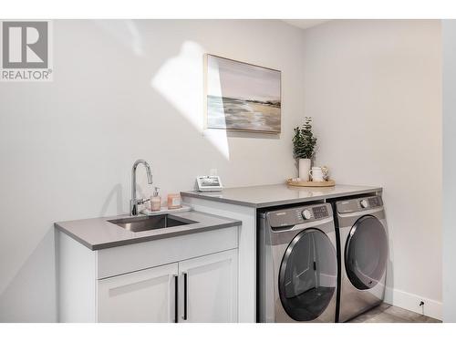 10100 Tyndall Road Unit# 23, Lake Country, BC - Indoor Photo Showing Laundry Room