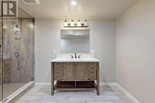 127 Moffatt Street E, St. Catharines, ON - Indoor Photo Showing Bathroom