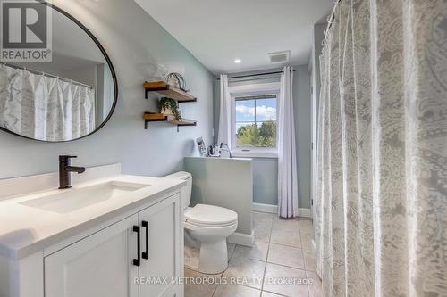 6730 O'Banwell Street, Plympton-Wyoming, ON - Indoor Photo Showing Bathroom