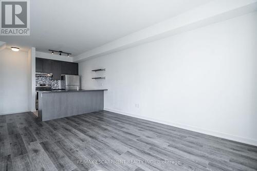 44 - 590 North Service Road, Hamilton, ON - Indoor Photo Showing Kitchen