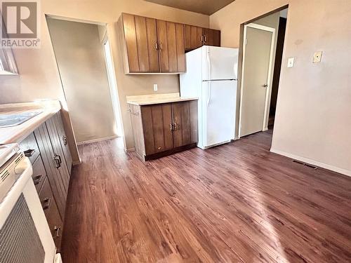 64 Sukunka Place, Tumbler Ridge, BC - Indoor Photo Showing Kitchen