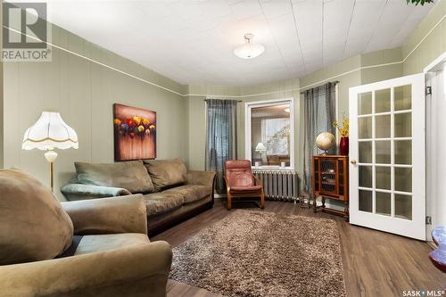 2215 Osler Street, Regina, SK - Indoor Photo Showing Living Room