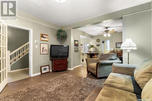 2215 Osler Street, Regina, SK - Indoor Photo Showing Living Room