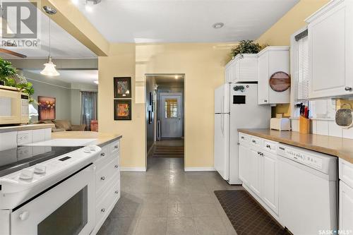 2215 Osler Street, Regina, SK - Indoor Photo Showing Kitchen