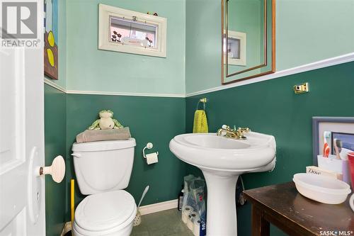 2215 Osler Street, Regina, SK - Indoor Photo Showing Bathroom