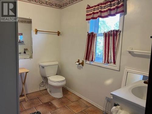 8 Dupuis Road, Markstay-Warren, ON - Indoor Photo Showing Bathroom