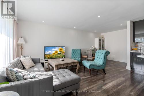 Mf - 149 Septonne Avenue, Newmarket, ON - Indoor Photo Showing Living Room