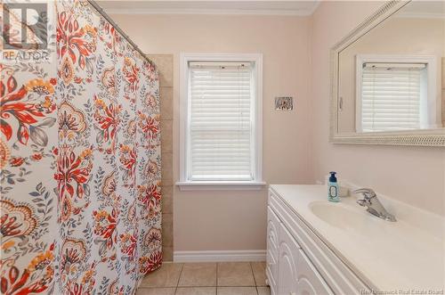 188 Pleasant Street, Moncton, NB - Indoor Photo Showing Bathroom