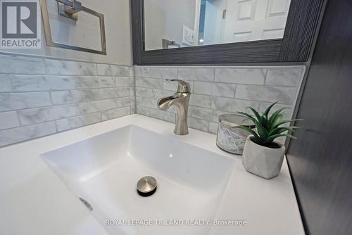 45 Masefield Crescent, London, ON - Indoor Photo Showing Bathroom