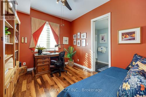 1 - 345 Lakebreeze Drive, Clarington (Newcastle), ON - Indoor