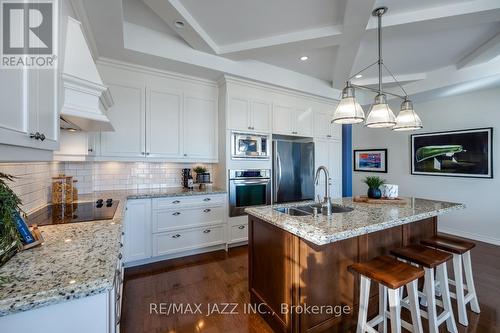 1 - 345 Lakebreeze Drive, Clarington (Newcastle), ON - Indoor Photo Showing Kitchen With Double Sink With Upgraded Kitchen