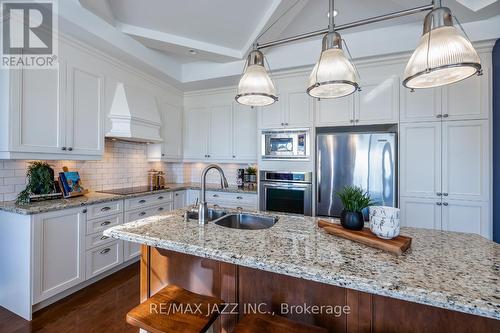 1 - 345 Lakebreeze Drive, Clarington (Newcastle), ON - Indoor Photo Showing Kitchen With Stainless Steel Kitchen With Double Sink With Upgraded Kitchen