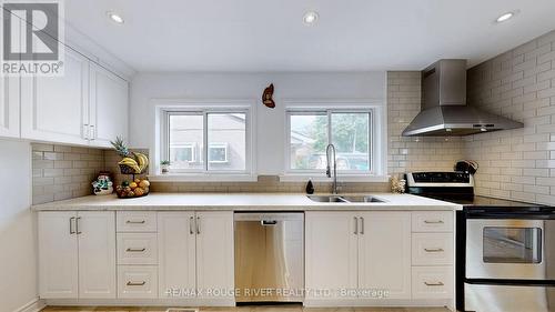 112 Billington Crescent, Toronto, ON - Indoor Photo Showing Kitchen With Stainless Steel Kitchen With Double Sink