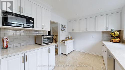 112 Billington Crescent, Toronto, ON - Indoor Photo Showing Kitchen