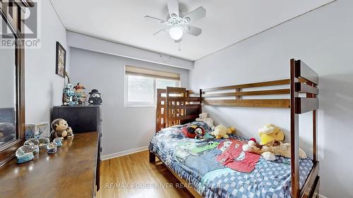 112 Billington Crescent, Toronto, ON - Indoor Photo Showing Bedroom