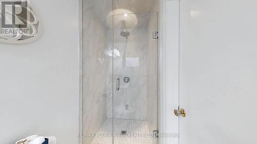 112 Billington Crescent, Toronto, ON - Indoor Photo Showing Bathroom