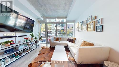 203 - 127 Queen Street E, Toronto, ON - Indoor Photo Showing Living Room