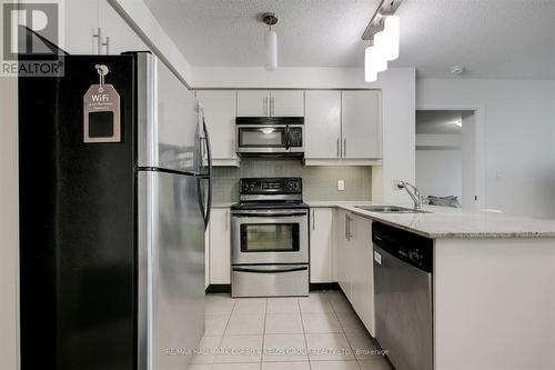 1209 - 18 Harbour Street, Toronto, ON - Indoor Photo Showing Kitchen