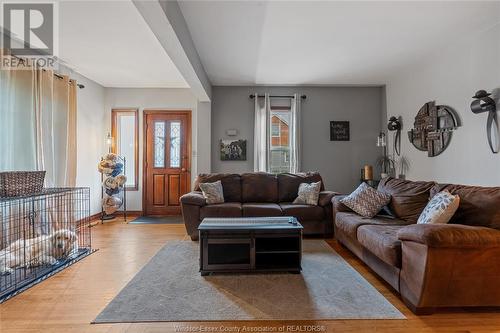 151 Belle River Road, Kingsville, ON - Indoor Photo Showing Living Room