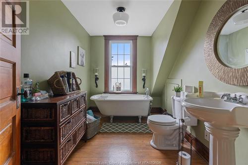 151 Belle River Road, Kingsville, ON - Indoor Photo Showing Bathroom