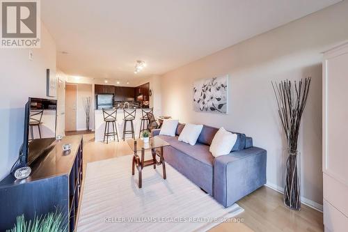 316 - 1050 The Queensway, Toronto, ON - Indoor Photo Showing Living Room