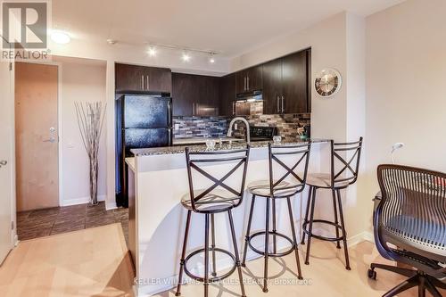 316 - 1050 The Queensway, Toronto, ON - Indoor Photo Showing Kitchen